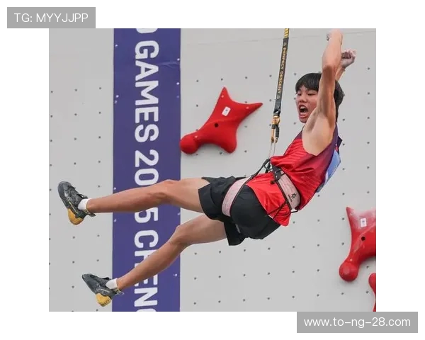 成都攀岩队的防反策略解析与攀岩热点的深度探讨