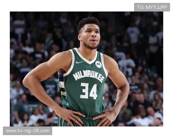 字母哥愤怒撕裂球衣雄鹿惨败后更衣室内冲突升级引发热议